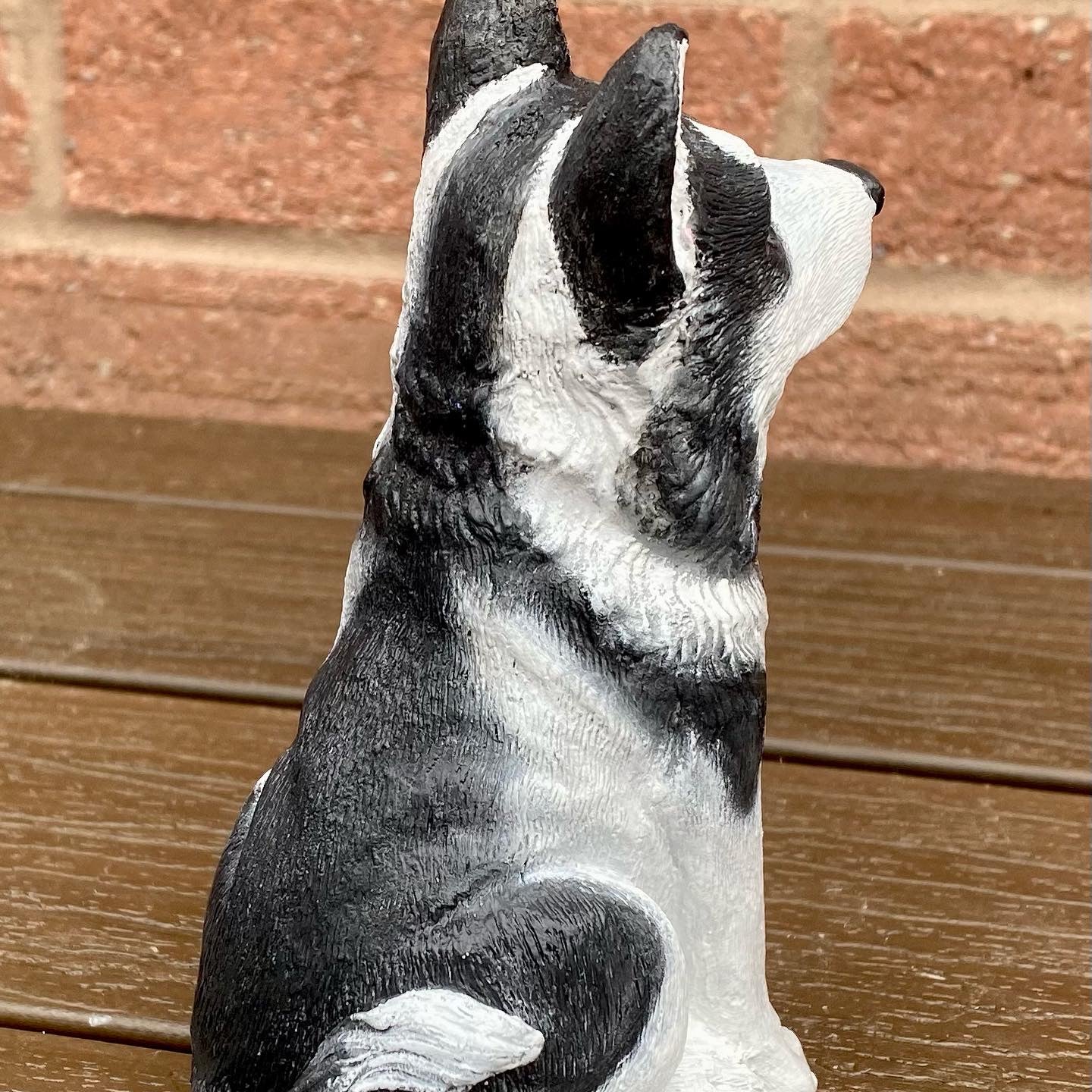 Husky/Malamute Dog Statue, Husky Dog Figurine, Indoor/Outdoor Concrete Statue