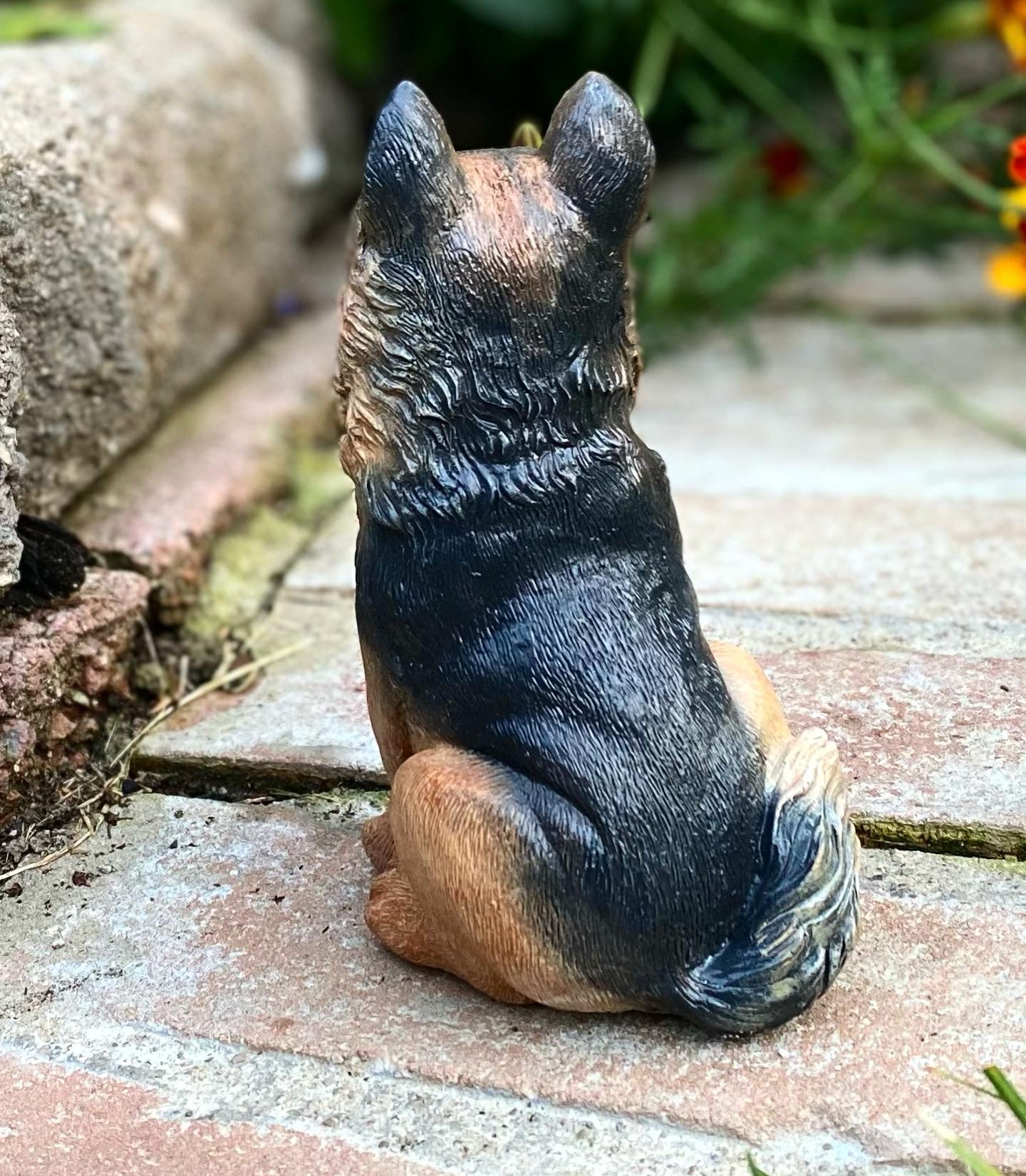 German Shepherd/Alsatian Dog Statue, German Shepherd Dog Figurine, Indoor/Outdoor Concrete Statue