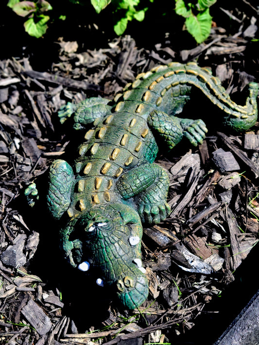 Alligator Statue, Crocodile Statue, Gator Statue Alligator Ornament, Indoor/Outdoor Statue