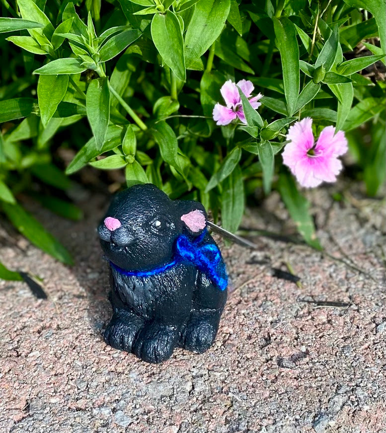 Bunny Statue Ornament, Rabbit Statue, Happy Bunny Garden Statue, Hare Statue, Indoor/Outdoor Statue