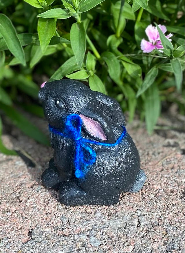 Bunny Statue Ornament, Rabbit Statue, Happy Bunny Garden Statue, Hare Statue, Indoor/Outdoor Statue