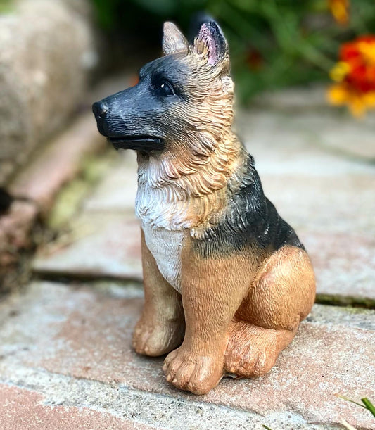 German Shepherd/Alsatian Dog Statue, German Shepherd Dog Figurine, Indoor/Outdoor Concrete Statue