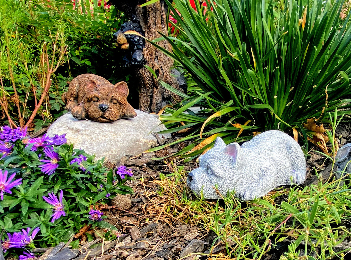 Dog Sleeping Concrete Statue, Sleepy Dog Statue, Dog Statue, Dog Ornament Indoor/Outdoor Concrete Statue