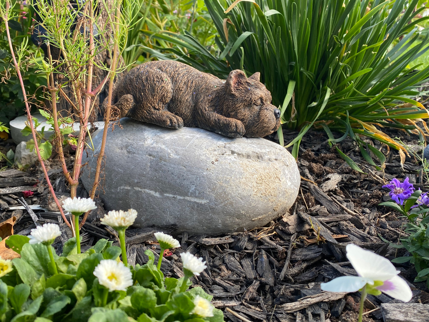 Dog Sleeping Concrete Statue, Sleepy Dog Statue, Dog Statue, Dog Ornament Indoor/Outdoor Concrete Statue